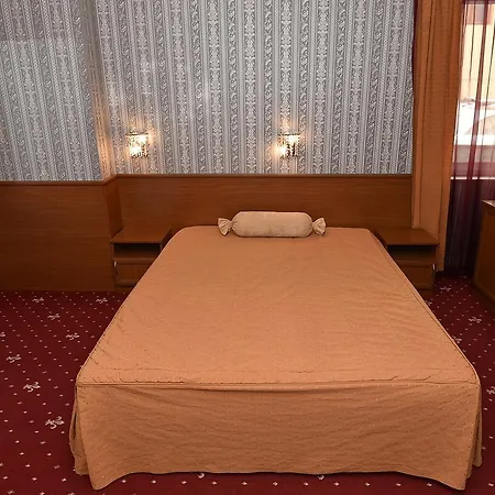 Vesta מלון מונטנה