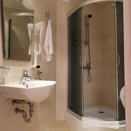 Vesta Hotel 3*